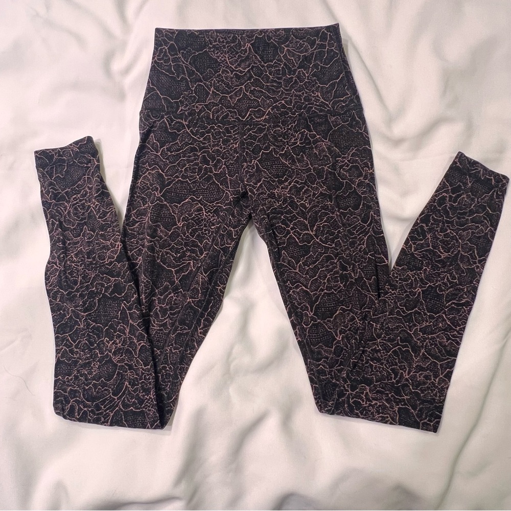 Lululemon Align Pant *Full Length 28"
Lacescape Spanish Rose Black Size 2